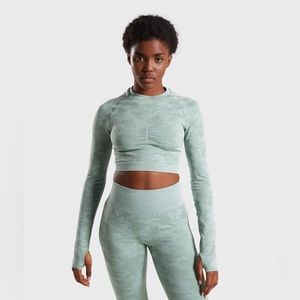 Gym shark long sleeve crop top - sage green camo - xs NWT